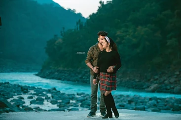 A Romantic Pre Wedding Shoot In Rishikesh (Rahul & Ayushi)